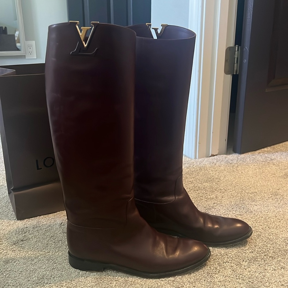 Louis Vuitton Heritage flat high boot size 38.5